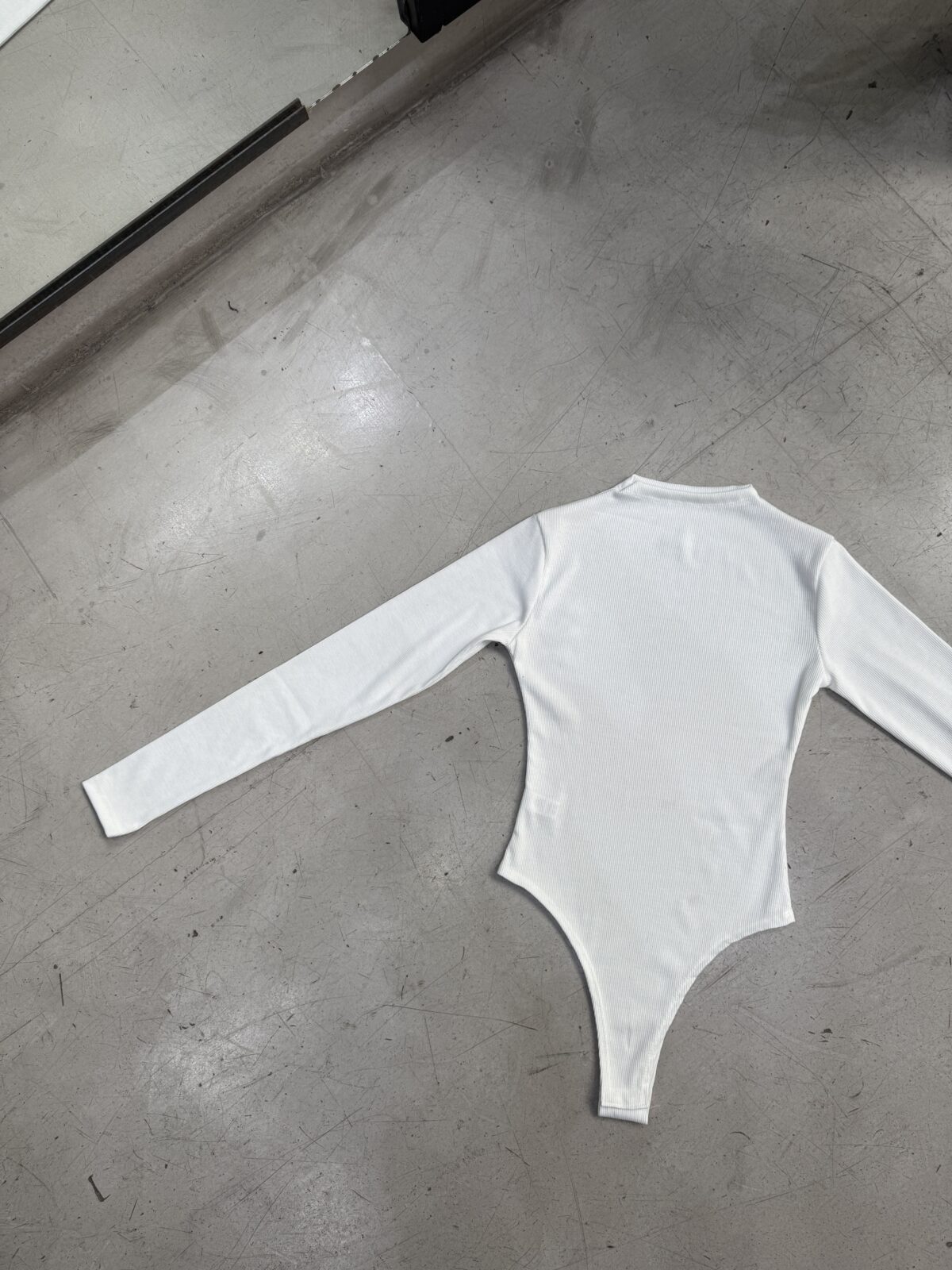 BODY NECK - Imagen 2
