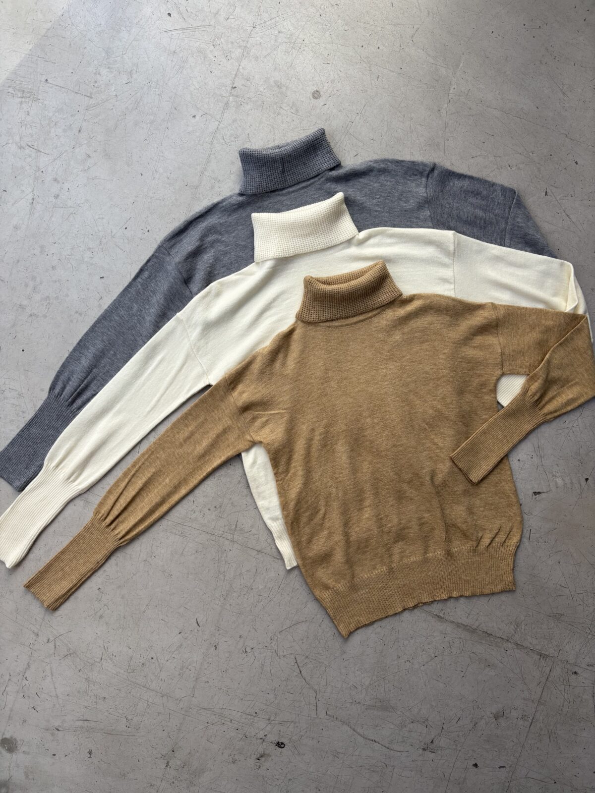 SWEATER NECK